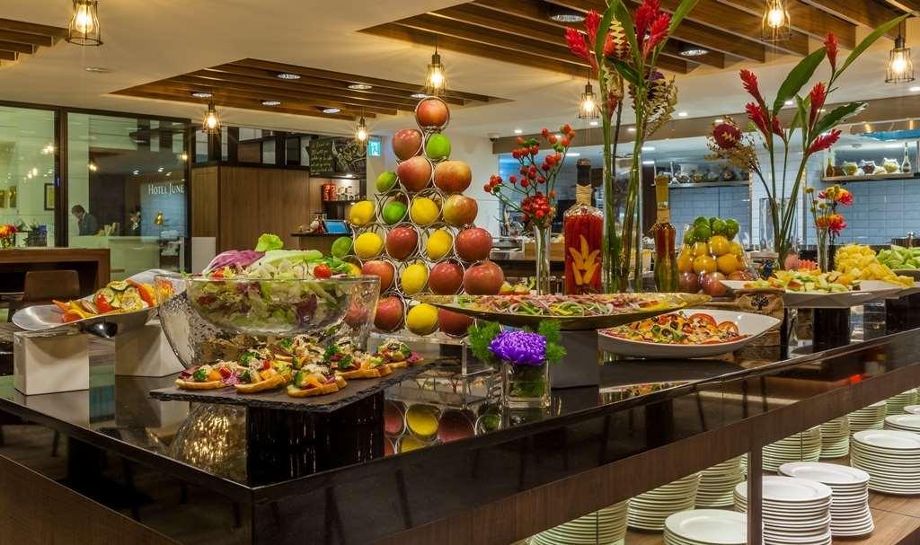 Check Inn Taipei Neihu Εστιατόριο φωτογραφία